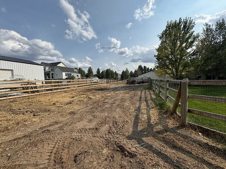 3171 E Horse Thief Dr — Photo 46