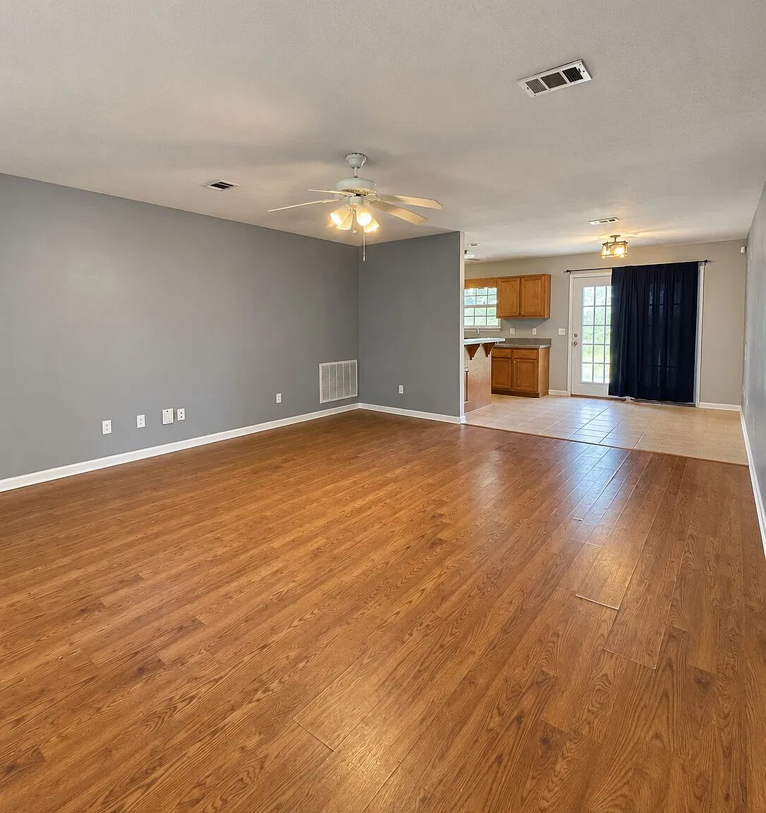 3 bed, 2.0 bath, 1424 sqft, $1,850 — Photo 2