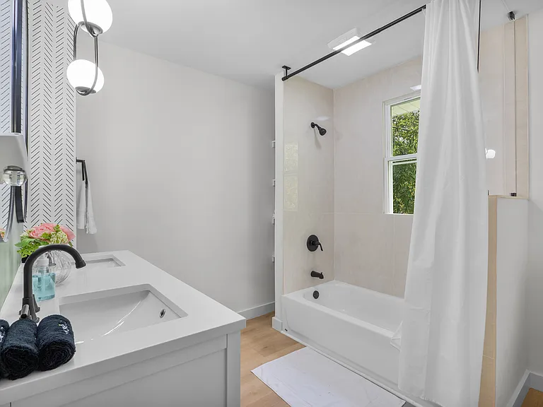 4715 Luvalie St — Photo 26