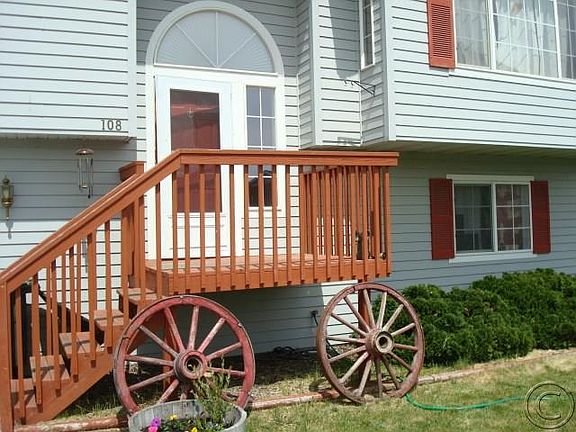 2nd image of 108 Rosewood Ct