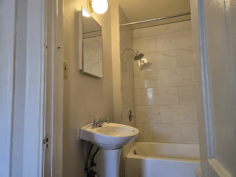 1358 N Ogden St #4 — Photo 20