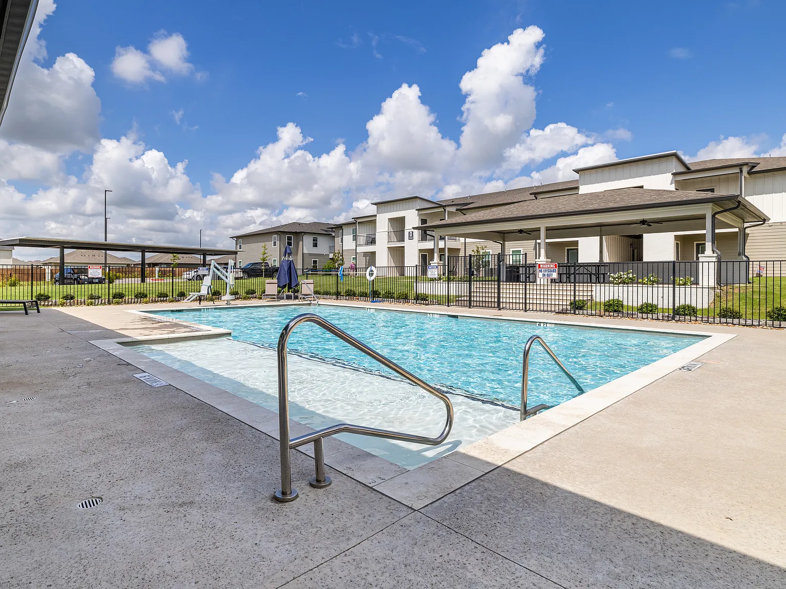 The Grove Apartments — Photo 4