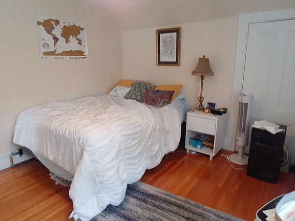 5th image of 1539 Cambridge St #1T