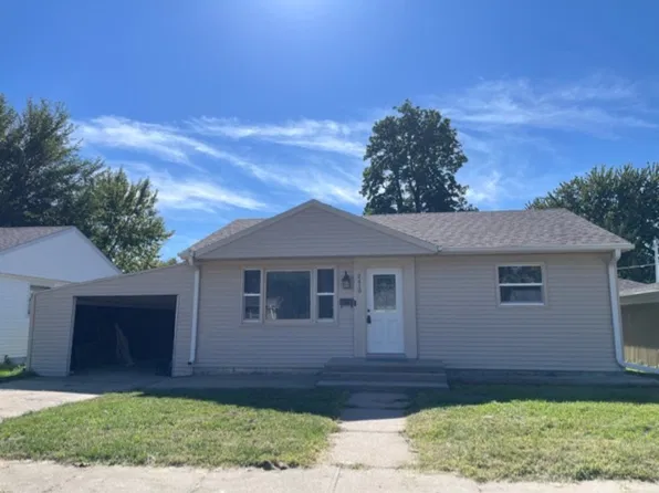 2419 W 5th St, Hastings, NE 68901