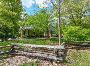 1607 Forest Valley Rd, Greensboro, NC 27410