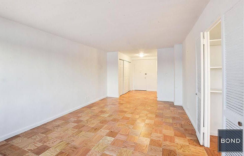 2nd image of 1380 Riverside Dr APT 8E