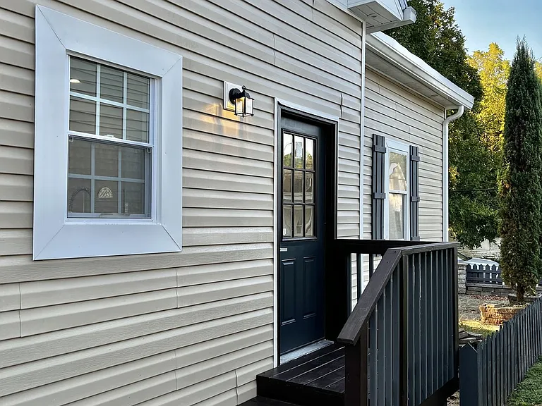947 Clark St — Photo 26