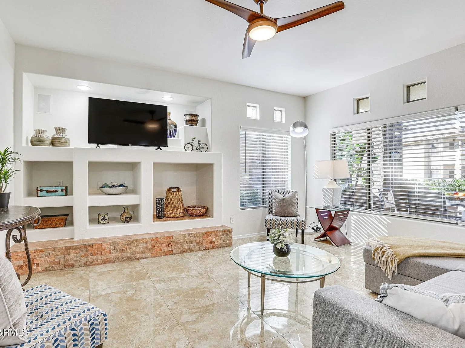 2 bed, 2.0 bath, 1240 sqft, $2,450 — Photo 3