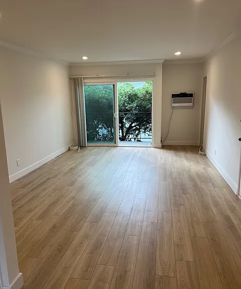 3621 McLaughlin Ave — Photo 4