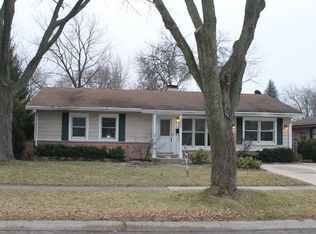 171 Tower Ln, Elk Grove Village, IL 60007