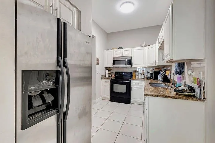 2500 Venetian Ct — Photo 3
