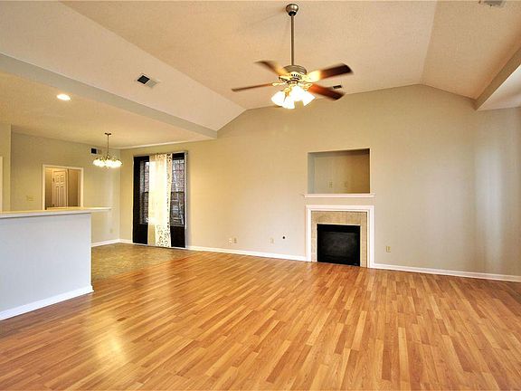 3rd image of 8745 Overcup Oaks Dr