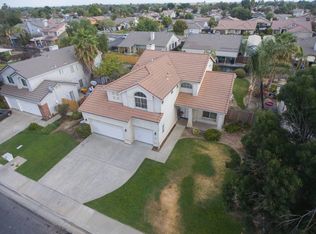 882 E Willow Cir, Hanford, CA 93230
