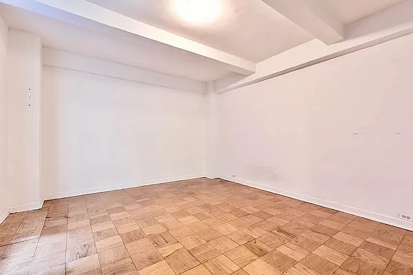 Rented by Manhattan Realty Group | media 7