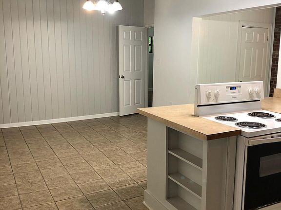 4th image of 1508 Northwood Cir NE