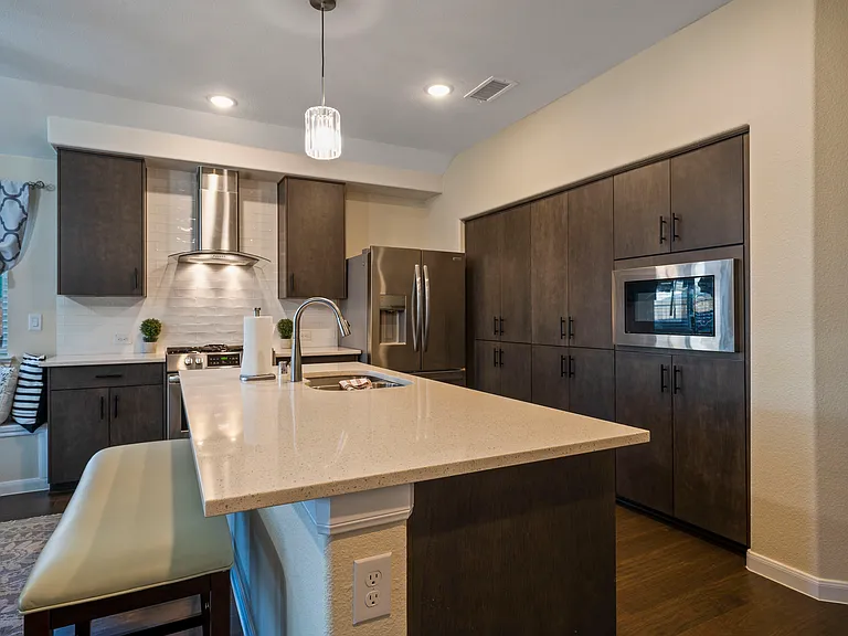 1272 Sumner St — Photo 13