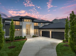 231 Enclave Ct, Rochester, MI 48306