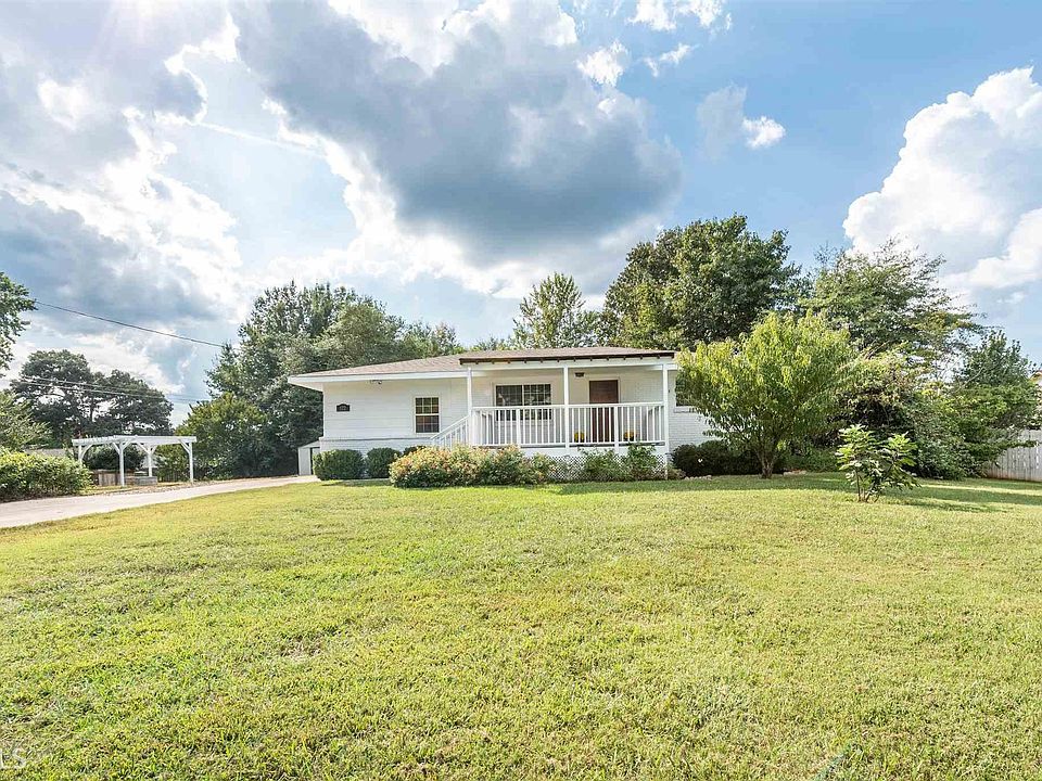 2nd image of 172 Tom Charles Ln