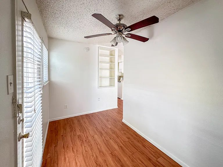 1011 W 23rd St #204 — Photo 8