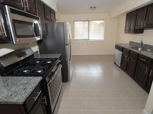 1504 Edison Glen Ter, Edison, NJ 08837