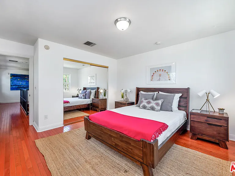 13230 Hesby St — Photo 33