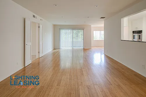 150 N Clark Dr #4 Photo 1