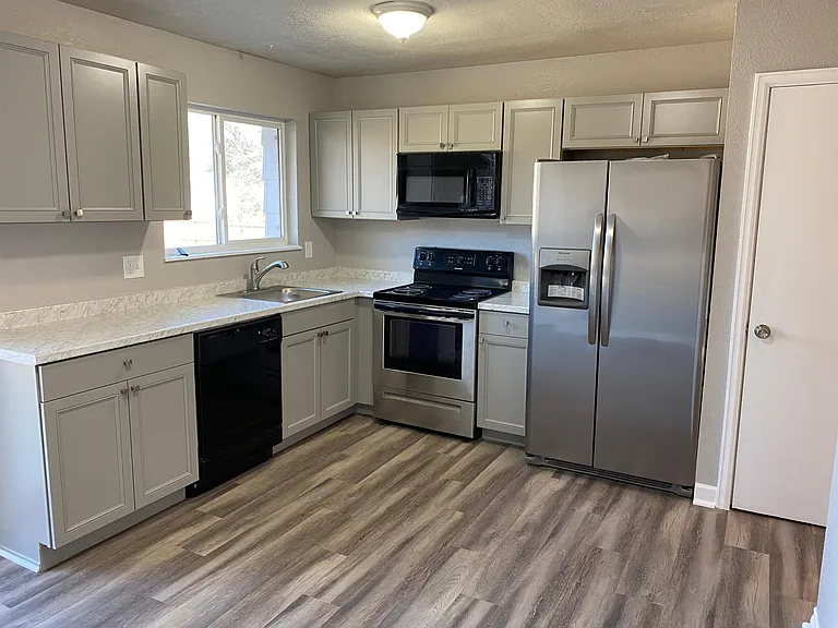 2569 E 99th Way — Photo 8