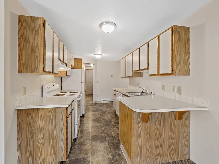 Indian Canyon Apartments — Photo 24