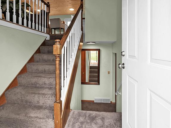 2nd image of 3825 Needham Rd