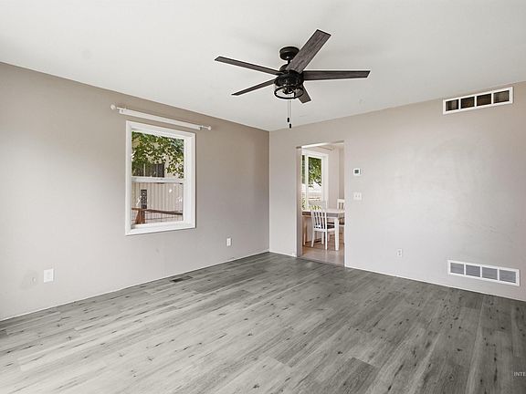 4th image of 1232 & 1232-1/2 Grelle Ave