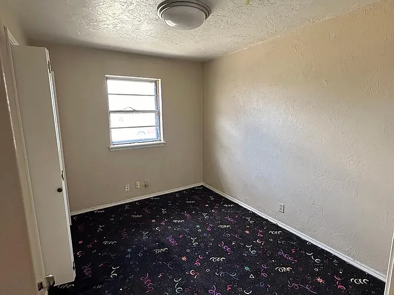 421 S Meadow Ln — Photo 7