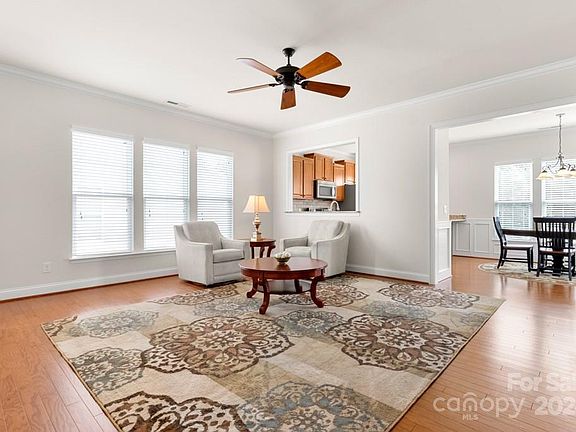 5th image of 5037 Thistle Ln