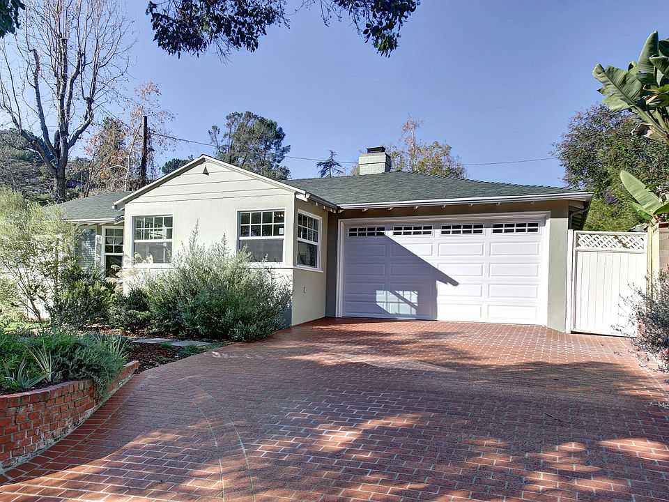 1st image of 535 Glen Holly Dr