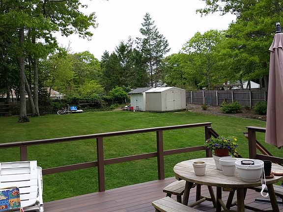 Beautiful spacious rear yard
