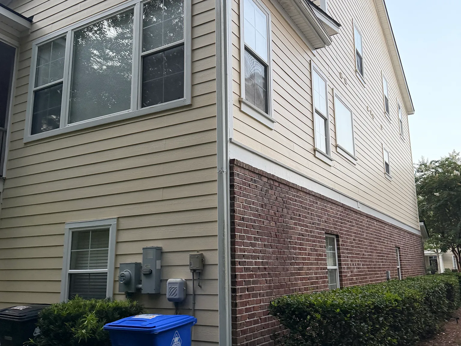 4 bed, 2968 sqft, $3,500 — Photo 2