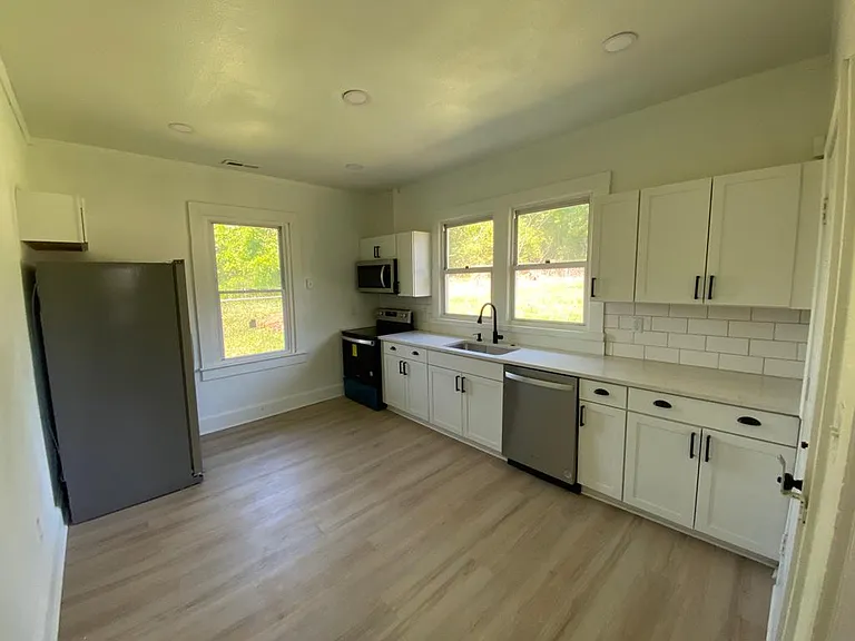 607 Glasgow Rd — Photo 13