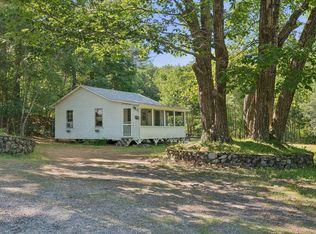 22 Cottage Ln, Raymond, ME 04071