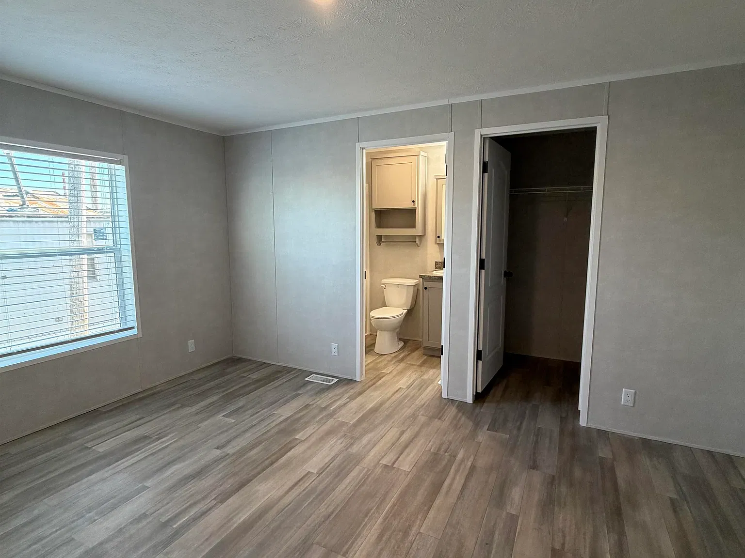 3 bed, 924 sqft, $1,250 — Photo 4