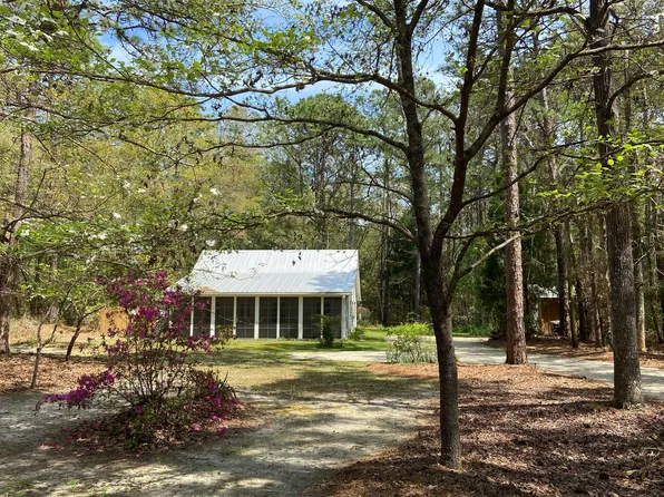 10092 Hercules Rd, Mc Clellanville, SC 29458