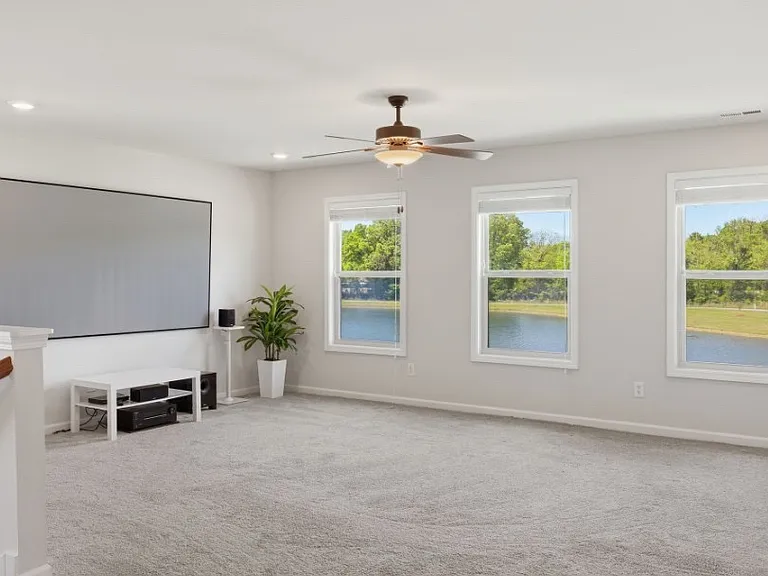 218 Jubilee Cir — Photo 9