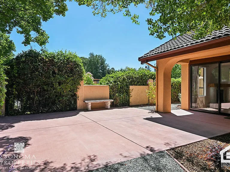 424 La Quinta Ln — Photo 34
