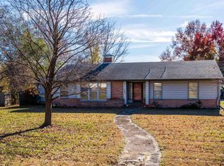 705 W 32nd St, Sedalia, MO 65301