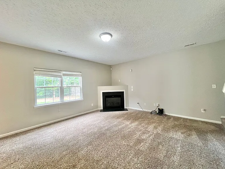 2019 Spring Creek Dr — Photo 9