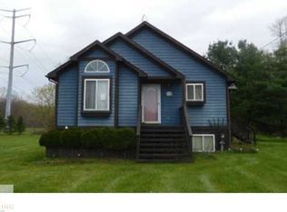 10330 N Antcliff Rd, Fowlerville, MI 48836