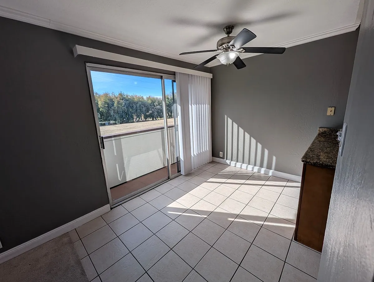 Building Photo - 1699 Laguna St #201