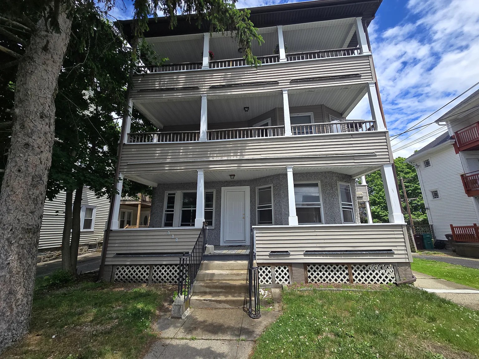 3 bed, 1900 sqft, $800 — Photo 1