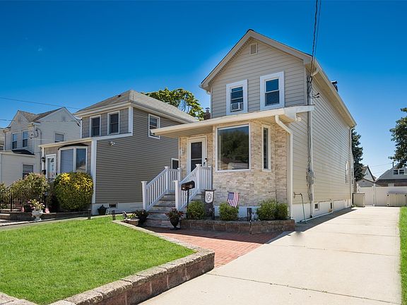 3rd image of 15 Davis St