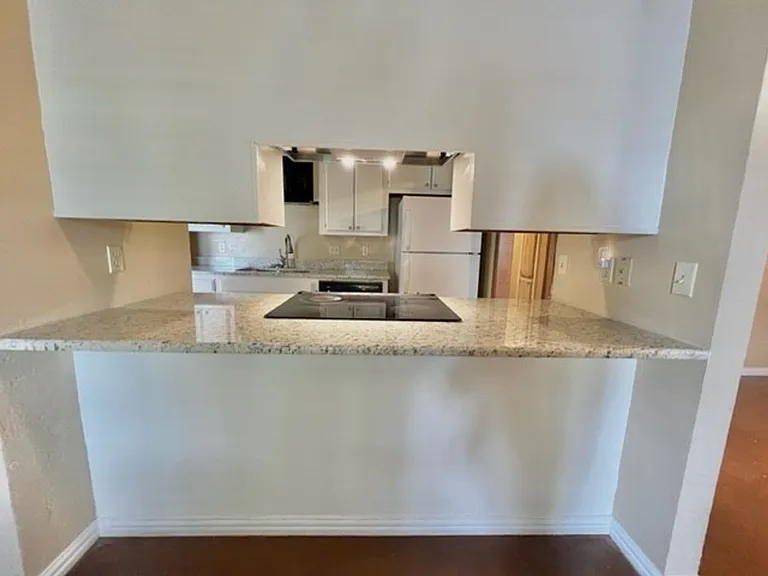 808 Peregrine Dr — Photo 4