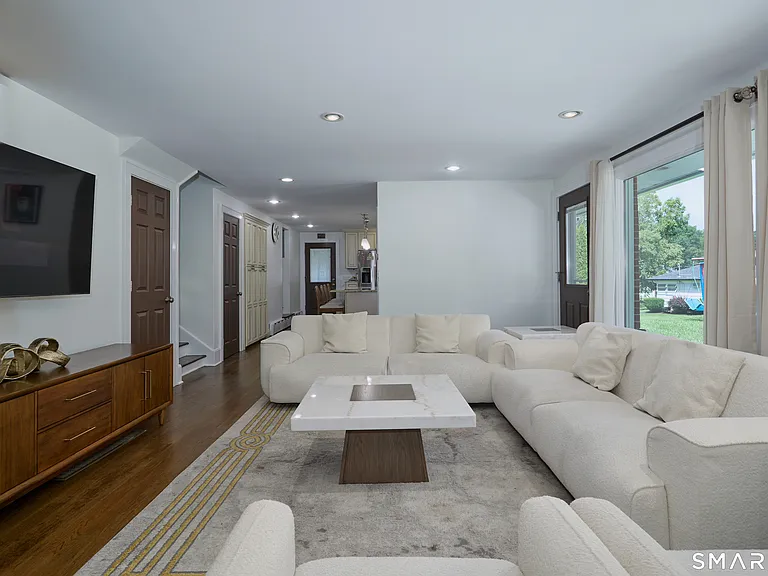 1374 Huntington Tpke — Photo 24