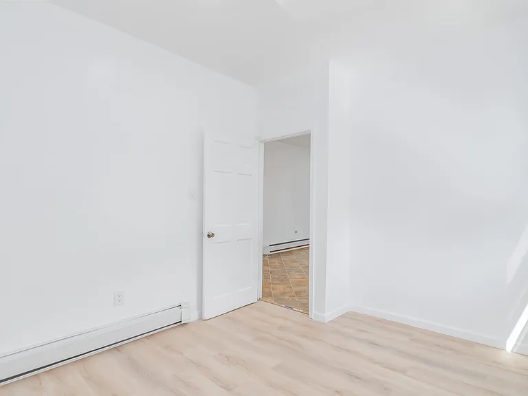 147 Avenue E #3 — Photo 7